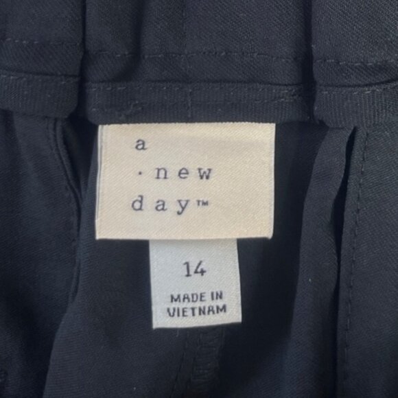 A New Day Wide Leg Pants Womens Size 14 Black New Pleated - Picture 6 of 9